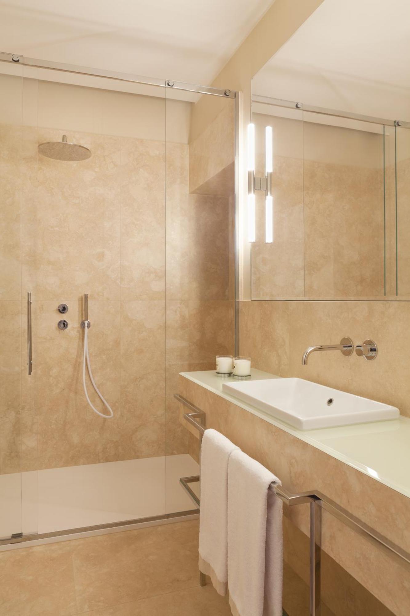 Amabilia Suites Milano Phòng bức ảnh